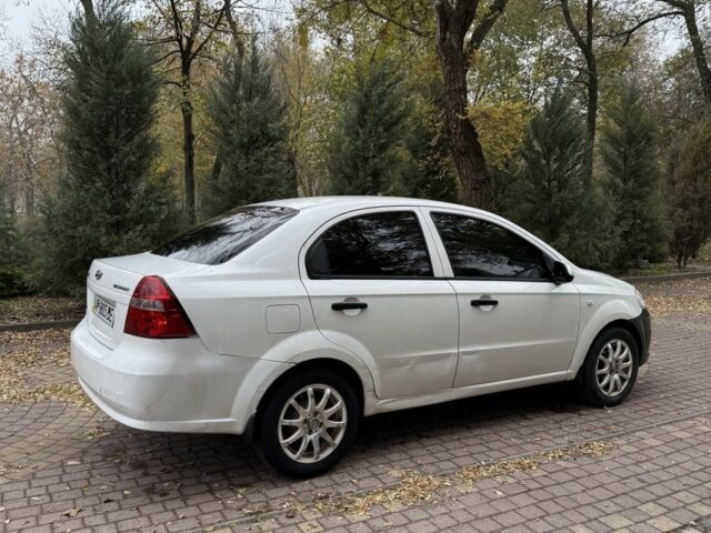 Белый Шевроле Авео, объемом двигателя 1.5 л и пробегом 84 тыс. км за 4200 $, фото 3 на Automoto.ua