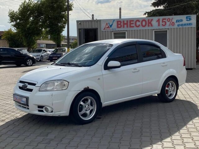 Белый Шевроле Авео, объемом двигателя 1.6 л и пробегом 230 тыс. км за 3800 $, фото 2 на Automoto.ua