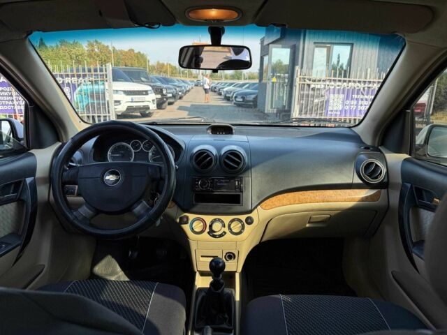Белый Шевроле Авео, объемом двигателя 1.6 л и пробегом 433 тыс. км за 3900 $, фото 20 на Automoto.ua