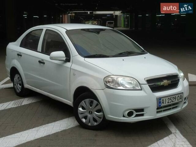 Белый Шевроле Авео, объемом двигателя 1.5 л и пробегом 239 тыс. км за 2850 $, фото 8 на Automoto.ua