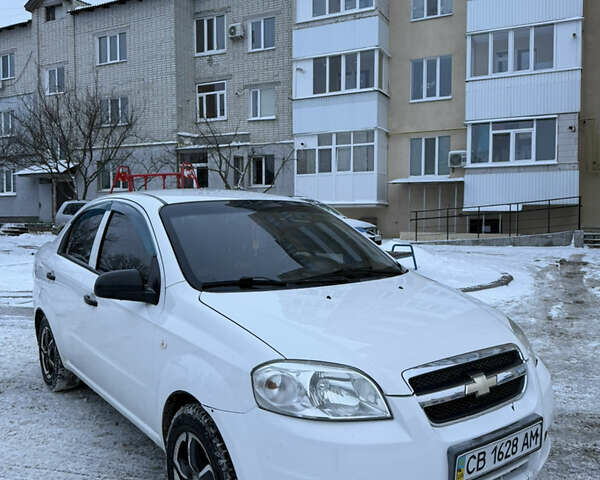 Белый Шевроле Авео, объемом двигателя 1.5 л и пробегом 276 тыс. км за 3500 $, фото 3 на Automoto.ua