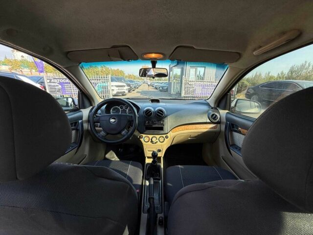 Белый Шевроле Авео, объемом двигателя 1.6 л и пробегом 433 тыс. км за 3900 $, фото 19 на Automoto.ua