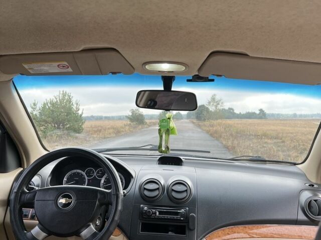 Белый Шевроле Авео, объемом двигателя 1.6 л и пробегом 158 тыс. км за 3199 $, фото 2 на Automoto.ua