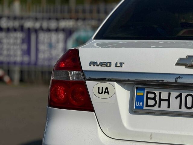 Белый Шевроле Авео, объемом двигателя 1.6 л и пробегом 433 тыс. км за 3900 $, фото 9 на Automoto.ua