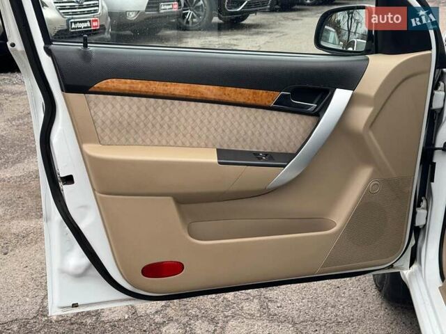 Белый Шевроле Авео, объемом двигателя 1.6 л и пробегом 89 тыс. км за 5240 $, фото 11 на Automoto.ua