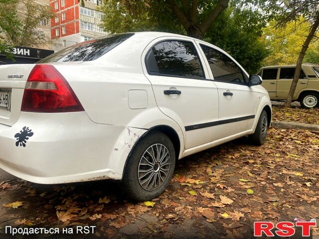 Білий Шевроле Авео, об'ємом двигуна 1.5 л та пробігом 250 тис. км за 3300 $, фото 3 на Automoto.ua