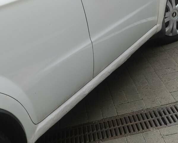 Белый Шевроле Авео, объемом двигателя 1.5 л и пробегом 239 тыс. км за 2850 $, фото 25 на Automoto.ua