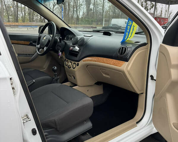 Білий Шевроле Авео, об'ємом двигуна 1.6 л та пробігом 89 тис. км за 5200 $, фото 14 на Automoto.ua