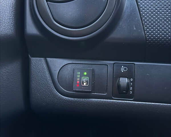 Белый Шевроле Авео, объемом двигателя 1.5 л и пробегом 276 тыс. км за 3500 $, фото 25 на Automoto.ua