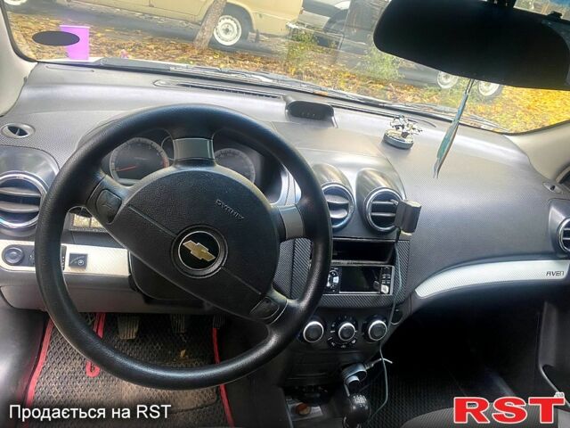 Білий Шевроле Авео, об'ємом двигуна 1.5 л та пробігом 250 тис. км за 3300 $, фото 5 на Automoto.ua