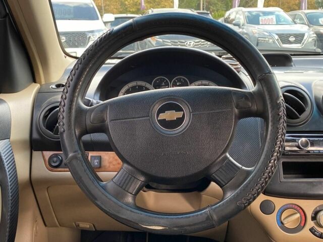 Белый Шевроле Авео, объемом двигателя 1.6 л и пробегом 230 тыс. км за 3800 $, фото 10 на Automoto.ua