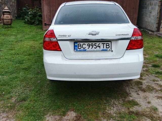 Белый Шевроле Авео, объемом двигателя 1.6 л и пробегом 182 тыс. км за 3300 $, фото 2 на Automoto.ua