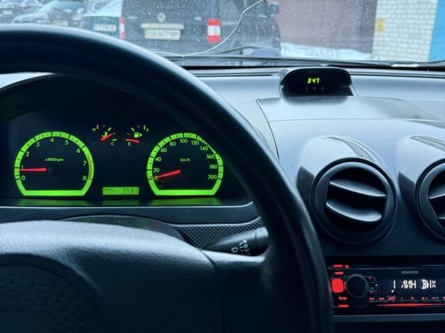 Белый Шевроле Авео, объемом двигателя 1.5 л и пробегом 276 тыс. км за 3500 $, фото 22 на Automoto.ua