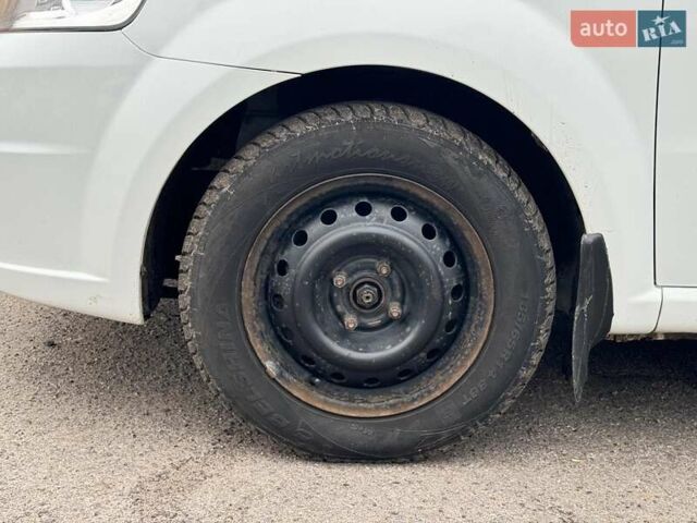 Белый Шевроле Авео, объемом двигателя 1.6 л и пробегом 89 тыс. км за 5240 $, фото 10 на Automoto.ua