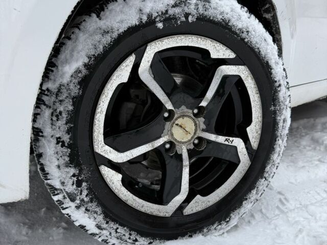 Белый Шевроле Авео, объемом двигателя 1.5 л и пробегом 276 тыс. км за 3500 $, фото 9 на Automoto.ua