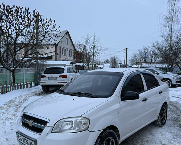Белый Шевроле Авео, объемом двигателя 1.5 л и пробегом 276 тыс. км за 3500 $, фото 1 на Automoto.ua