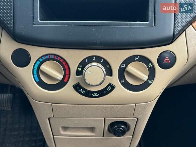 Белый Шевроле Авео, объемом двигателя 1.6 л и пробегом 89 тыс. км за 5240 $, фото 27 на Automoto.ua