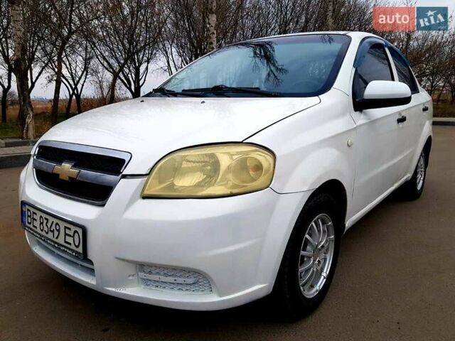Белый Шевроле Авео, объемом двигателя 1.5 л и пробегом 160 тыс. км за 3400 $, фото 3 на Automoto.ua
