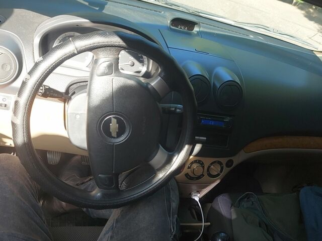 Білий Шевроле Авео, об'ємом двигуна 1.6 л та пробігом 175 тис. км за 3200 $, фото 6 на Automoto.ua