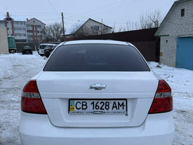 Белый Шевроле Авео, объемом двигателя 1.5 л и пробегом 276 тыс. км за 3500 $, фото 6 на Automoto.ua