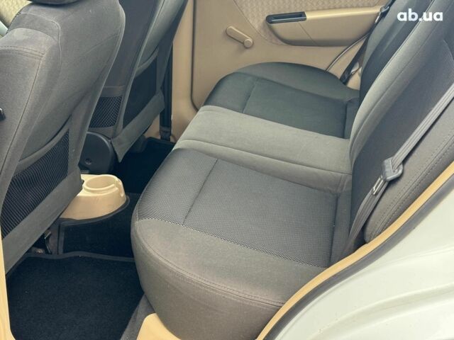 Белый Шевроле Авео, объемом двигателя 1.6 л и пробегом 89 тыс. км за 5240 $, фото 16 на Automoto.ua