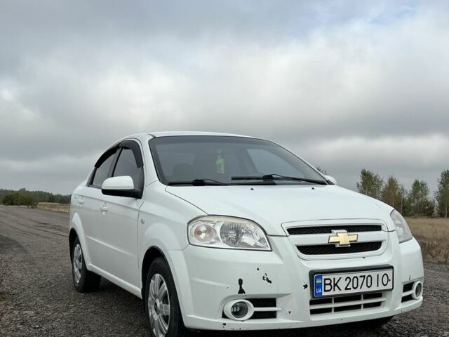 Белый Шевроле Авео, объемом двигателя 1.6 л и пробегом 158 тыс. км за 3199 $, фото 6 на Automoto.ua