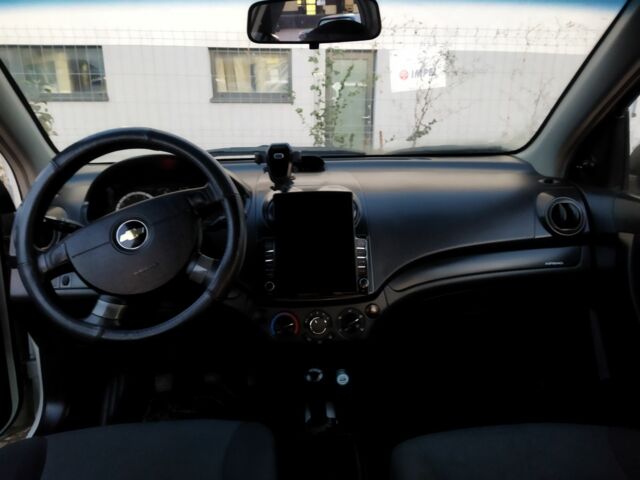 Білий Шевроле Авео, об'ємом двигуна 1.2 л та пробігом 250 тис. км за 3708 $, фото 9 на Automoto.ua