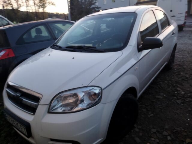 Білий Шевроле Авео, об'ємом двигуна 1.2 л та пробігом 250 тис. км за 3708 $, фото 1 на Automoto.ua