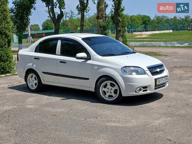 Белый Шевроле Авео, объемом двигателя 1.5 л и пробегом 167 тыс. км за 3599 $, фото 1 на Automoto.ua