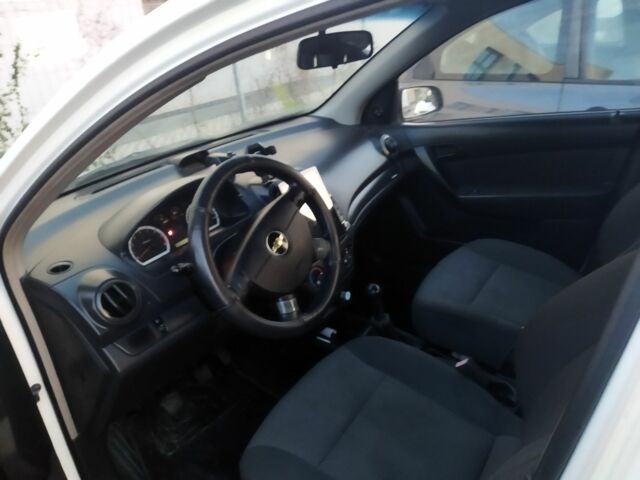 Білий Шевроле Авео, об'ємом двигуна 1.2 л та пробігом 250 тис. км за 3708 $, фото 7 на Automoto.ua