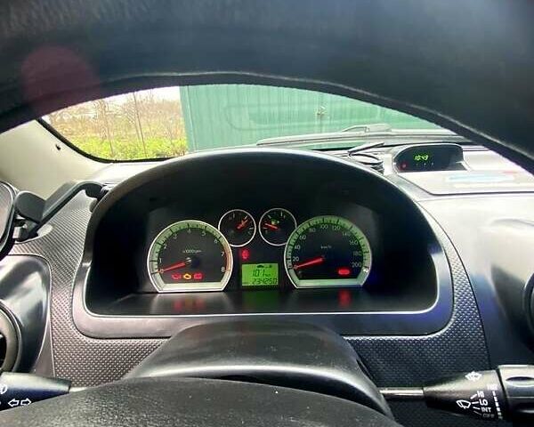 Белый Шевроле Авео, объемом двигателя 1.5 л и пробегом 234 тыс. км за 4000 $, фото 5 на Automoto.ua