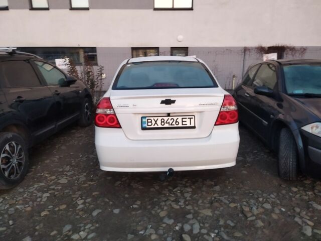Білий Шевроле Авео, об'ємом двигуна 1.2 л та пробігом 250 тис. км за 3708 $, фото 5 на Automoto.ua