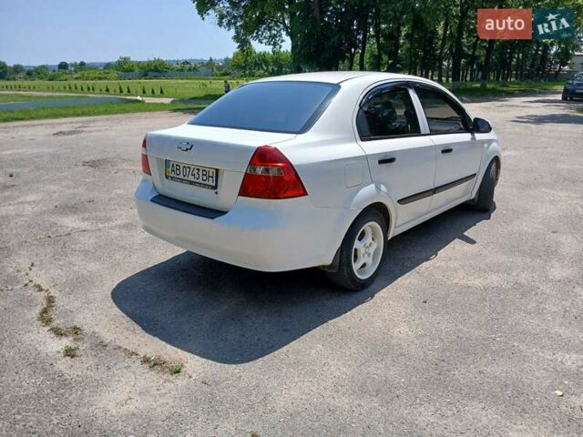 Белый Шевроле Авео, объемом двигателя 1.5 л и пробегом 167 тыс. км за 3599 $, фото 4 на Automoto.ua