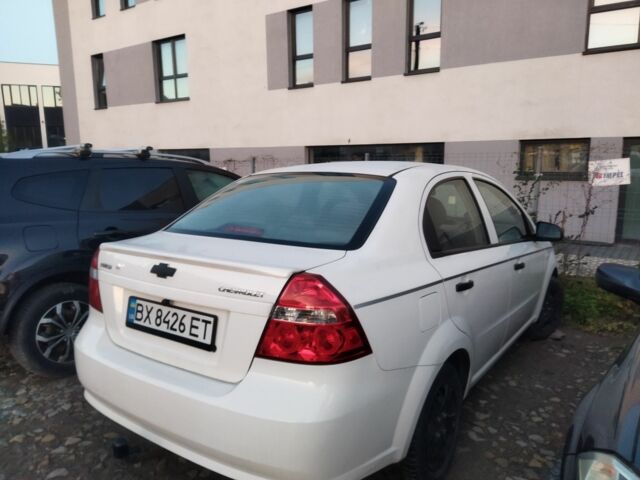 Белый Шевроле Авео, объемом двигателя 1.2 л и пробегом 250 тыс. км за 3903 $, фото 4 на Automoto.ua