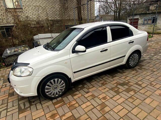Білий Шевроле Авео, об'ємом двигуна 1.5 л та пробігом 234 тис. км за 4000 $, фото 2 на Automoto.ua