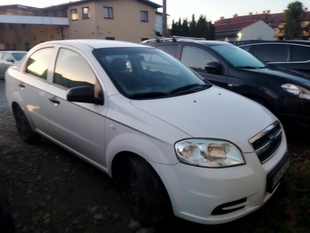 Білий Шевроле Авео, об'ємом двигуна 1.2 л та пробігом 250 тис. км за 3708 $, фото 2 на Automoto.ua