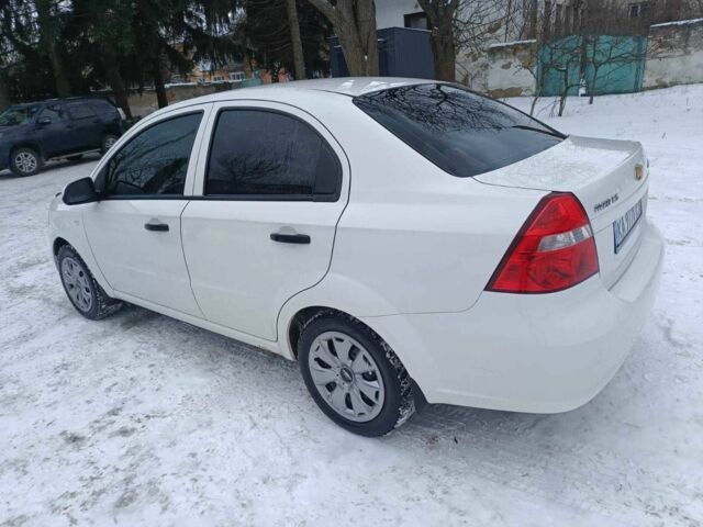 Белый Шевроле Авео, объемом двигателя 1.5 л и пробегом 90 тыс. км за 4800 $, фото 6 на Automoto.ua
