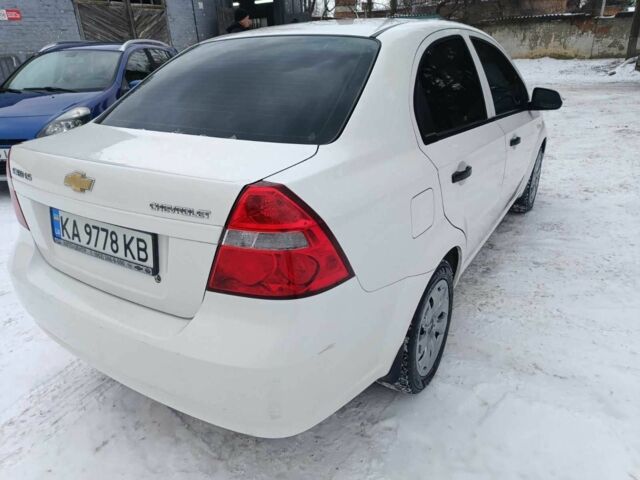 Белый Шевроле Авео, объемом двигателя 1.5 л и пробегом 90 тыс. км за 4800 $, фото 2 на Automoto.ua