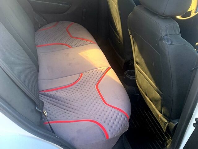 Білий Шевроле Авео, об'ємом двигуна 1.5 л та пробігом 130 тис. км за 3900 $, фото 7 на Automoto.ua