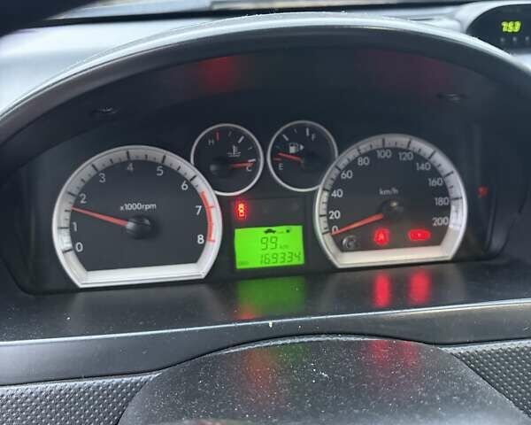 Белый Шевроле Авео, объемом двигателя 1.5 л и пробегом 169 тыс. км за 4500 $, фото 4 на Automoto.ua