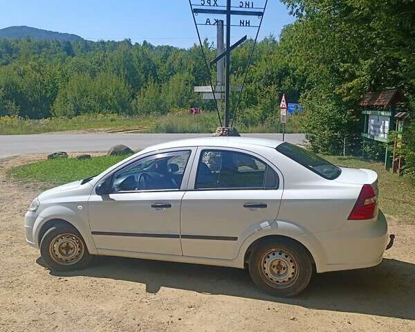 Белый Шевроле Авео, объемом двигателя 1.21 л и пробегом 163 тыс. км за 5000 $, фото 8 на Automoto.ua