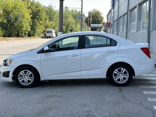 Белый Шевроле Авео, объемом двигателя 1.8 л и пробегом 223 тыс. км за 5784 $, фото 10 на Automoto.ua