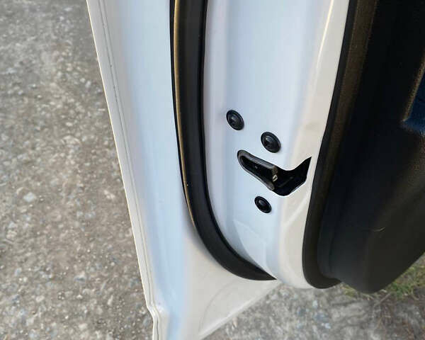 Белый Шевроле Авео, объемом двигателя 1.6 л и пробегом 140 тыс. км за 6350 $, фото 23 на Automoto.ua