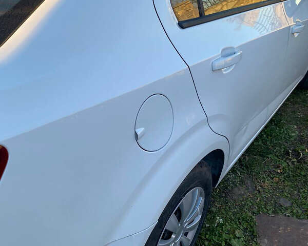 Белый Шевроле Авео, объемом двигателя 1.6 л и пробегом 140 тыс. км за 6350 $, фото 6 на Automoto.ua