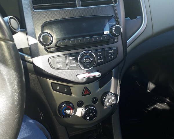 Белый Шевроле Авео, объемом двигателя 1.6 л и пробегом 140 тыс. км за 6700 $, фото 6 на Automoto.ua