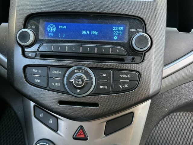 Белый Шевроле Авео, объемом двигателя 1.6 л и пробегом 194 тыс. км за 6200 $, фото 8 на Automoto.ua