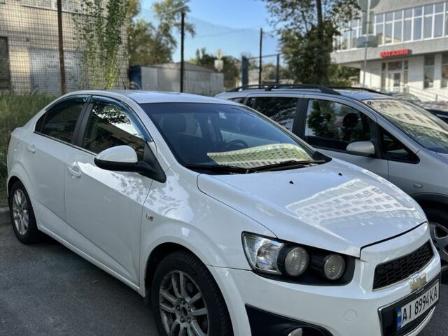 Белый Шевроле Авео, объемом двигателя 1.6 л и пробегом 194 тыс. км за 6200 $, фото 2 на Automoto.ua