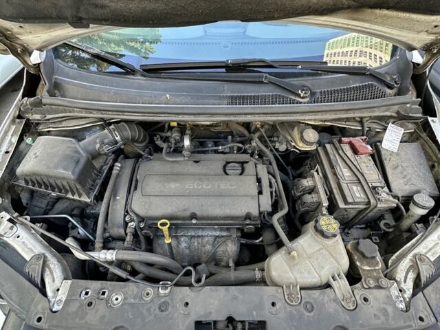 Белый Шевроле Авео, объемом двигателя 1.6 л и пробегом 194 тыс. км за 6200 $, фото 6 на Automoto.ua