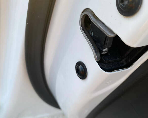 Белый Шевроле Авео, объемом двигателя 1.6 л и пробегом 140 тыс. км за 6350 $, фото 12 на Automoto.ua