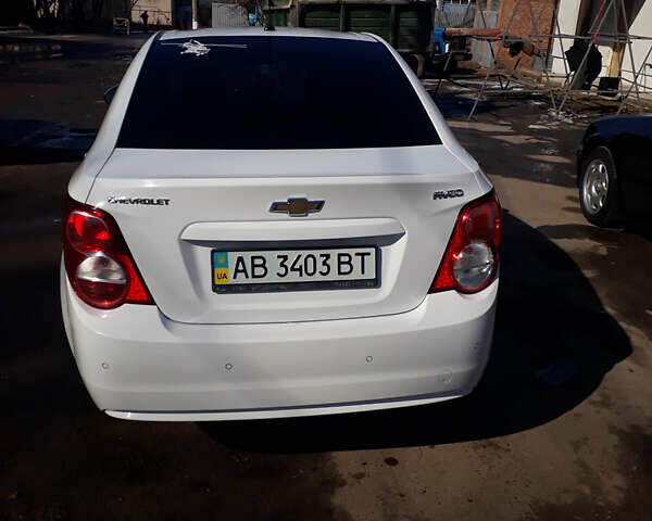 Белый Шевроле Авео, объемом двигателя 1.6 л и пробегом 140 тыс. км за 6700 $, фото 4 на Automoto.ua
